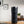 Electric Coffee Travel Mug fekete V2 - 355ml asztalon digitális hőmérséklet-kijelzéssel modern beltéri környezetben.