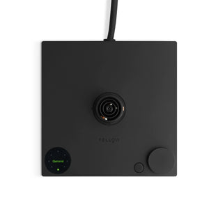 Fekete alapegység elektromos vízforralóhoz vezérlőgombbal és digitális kijelzővel, az EspressoGear része, minden a kávéról.