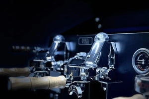 La Nuova Era Altea Anniversario 2 - csoport Professzionális espresszó gép (Bérlés) - Barista és Espresso